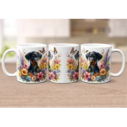 Dárkový hrnek Štěně v kvítí dobrman - bílý, s možností vlastního textu