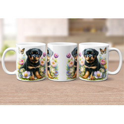 Dárkový hrnek Štěně v kvítí rotvajler - bílý, s možností vlastního textu